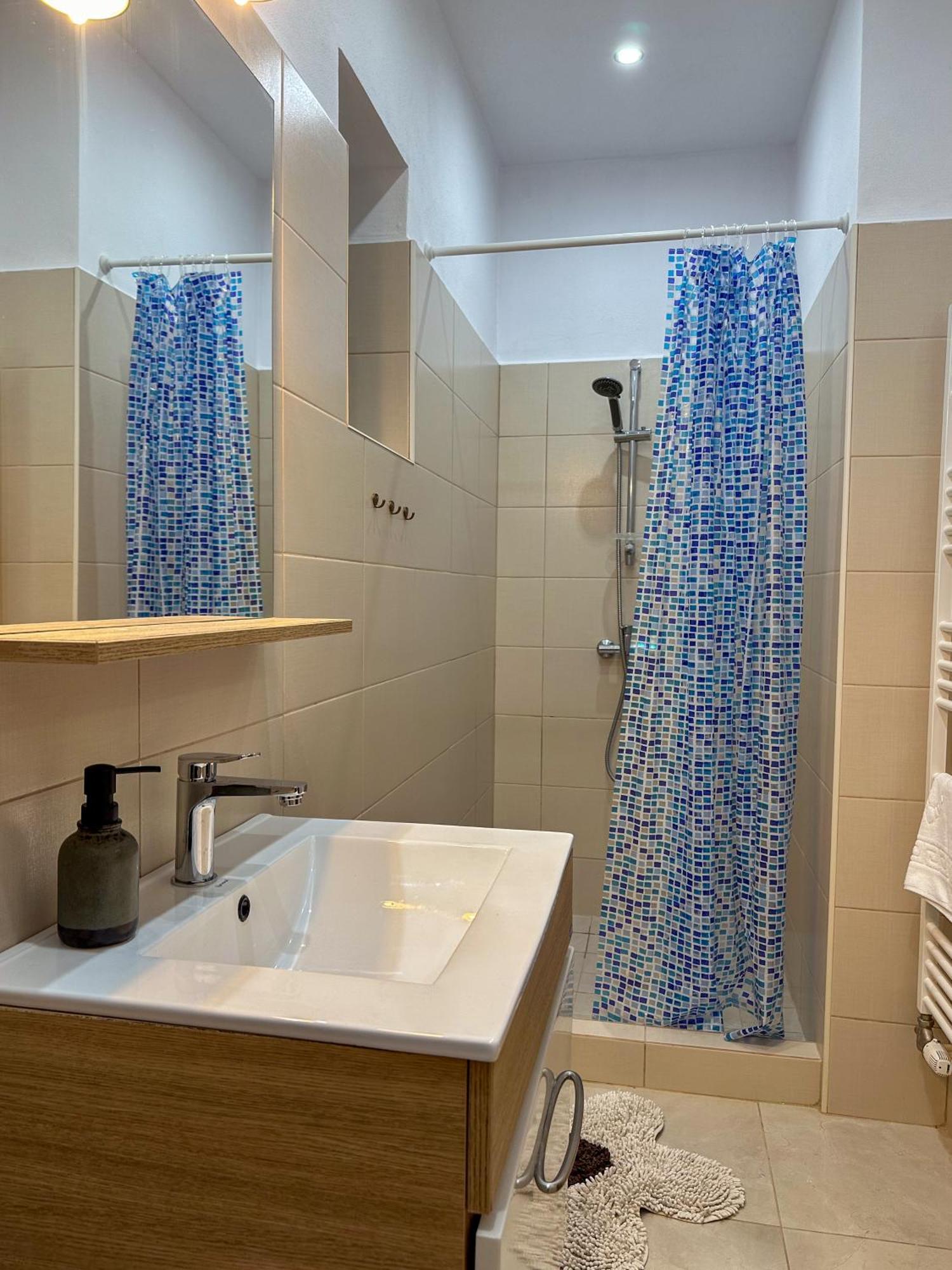 Serenity House Apartments Sibiu Quarto foto